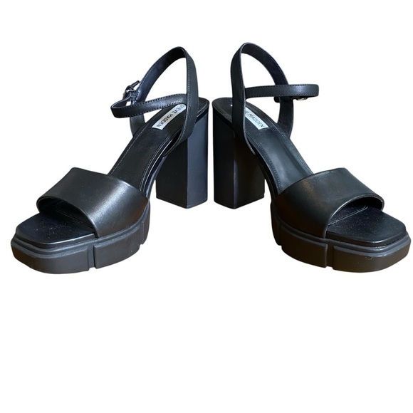 STEVE MADDEN RAYDEN Women's size 11M Black Platform Sandals with Chunky Heel - Picture 7 of 10